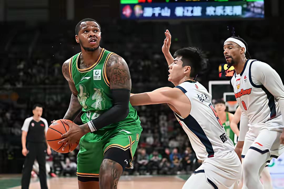 开云官网-辽宁82-75新疆！赛后传来3个好消息，杨鸣或开除一人，争冠有戏